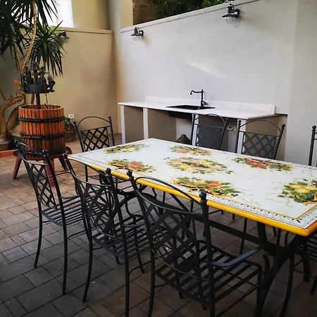 Palazzo Lagioia 2: Prestigioso Miniappartamento Apartment *