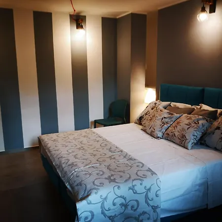 Palazzo Lagioia 2: Prestigioso Miniappartamento * Triggiano